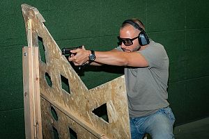 Курс по тактическа стрелба за служители в сферата на личната охрана