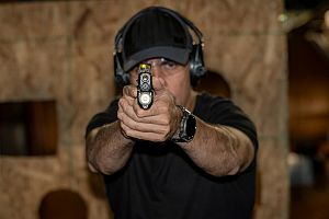 Обучение за работа с късо и дълго оръжие в отворени и затворени пространства